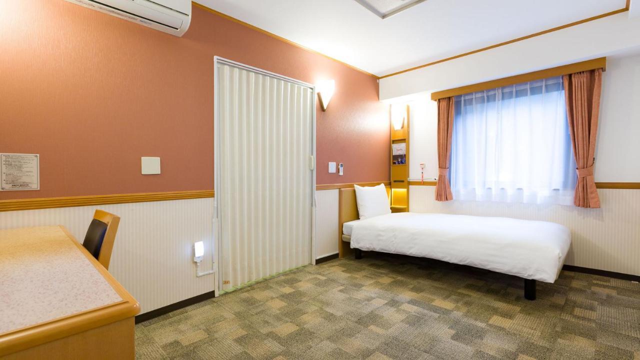 Toyoko Inn Shin-Yokohama Ekimae Honkan Extérieur photo