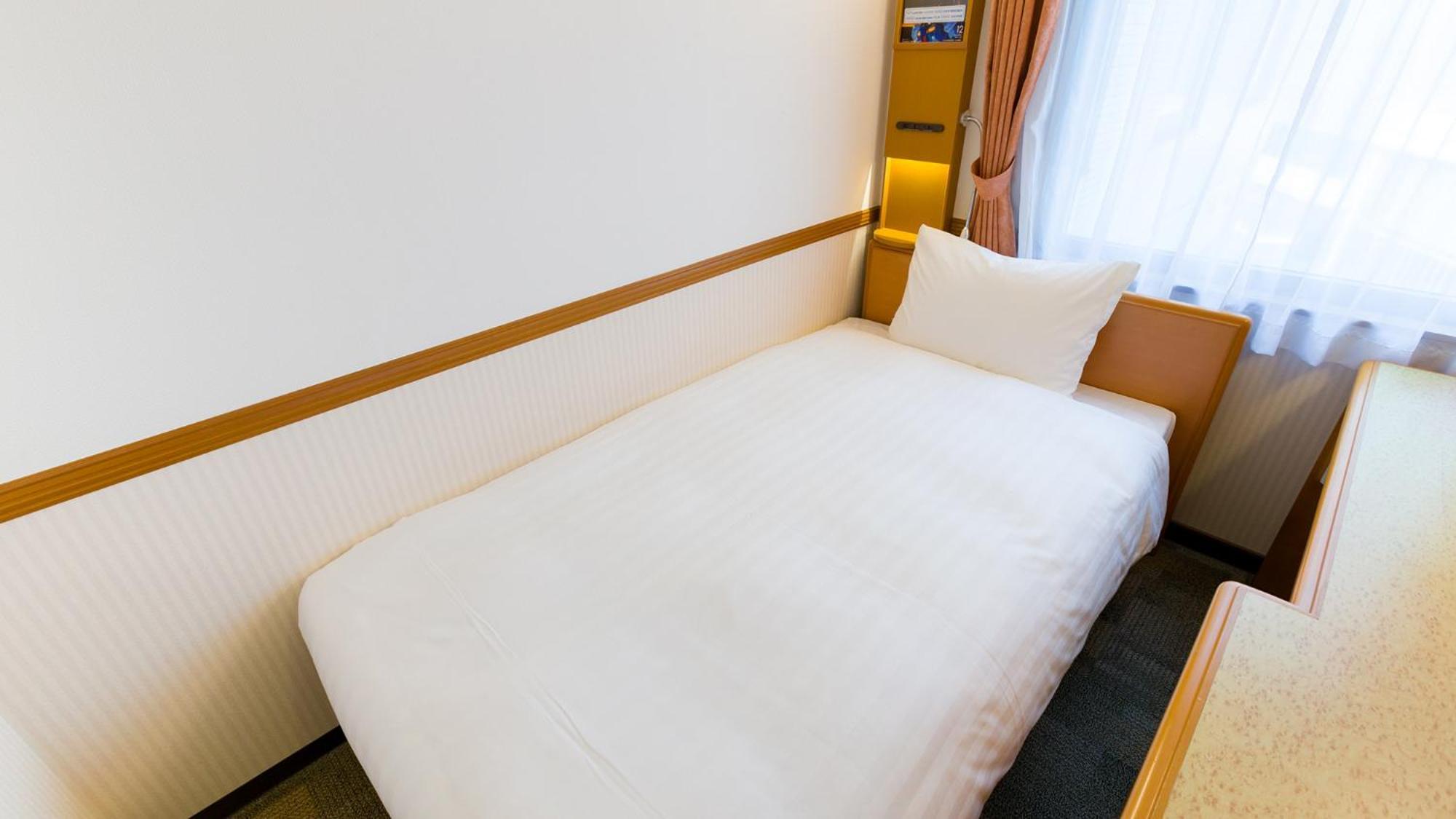 Toyoko Inn Shin-Yokohama Ekimae Honkan Chambre photo