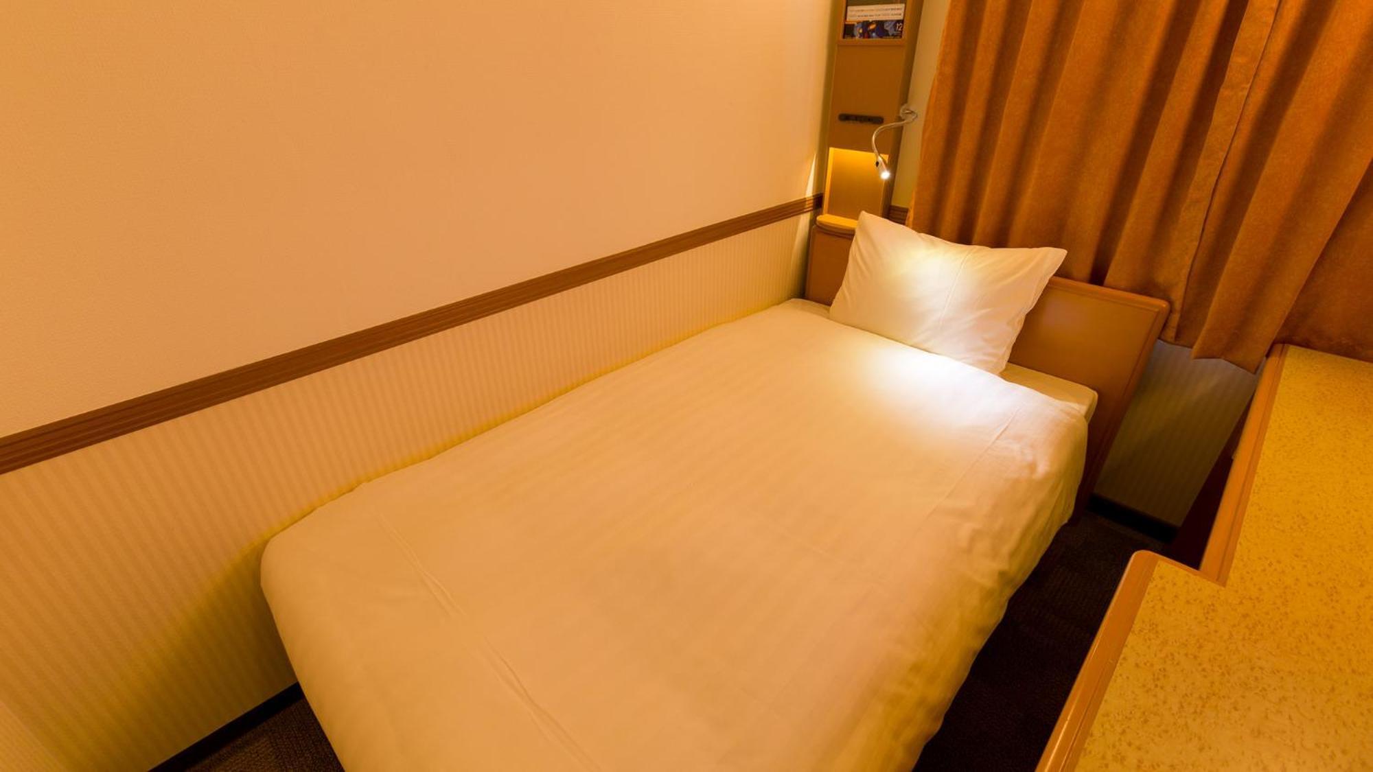 Toyoko Inn Shin-Yokohama Ekimae Honkan Chambre photo